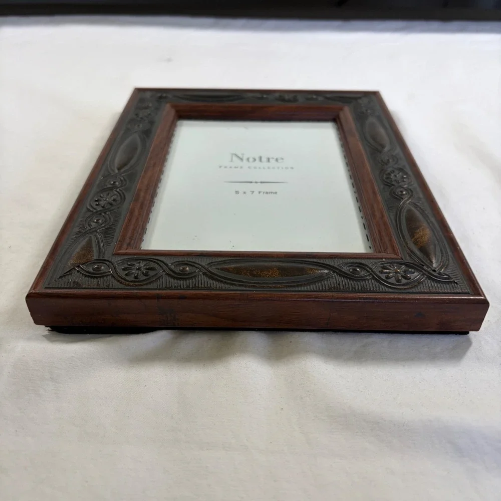 Notre Frame Vintage 5x7 Picture Frame Wood Grain Metallic Floral Relief Decor